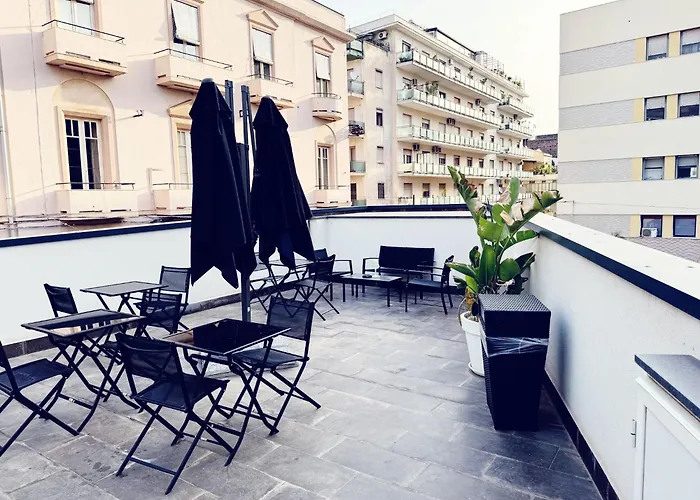 8Room Hotel