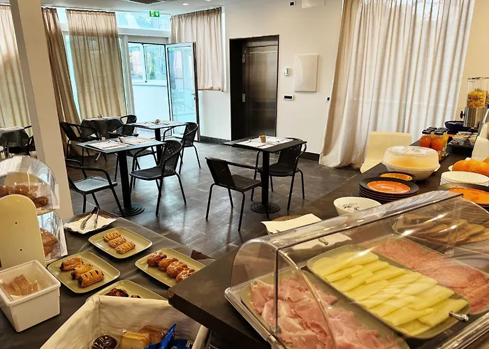 8Room Hotel