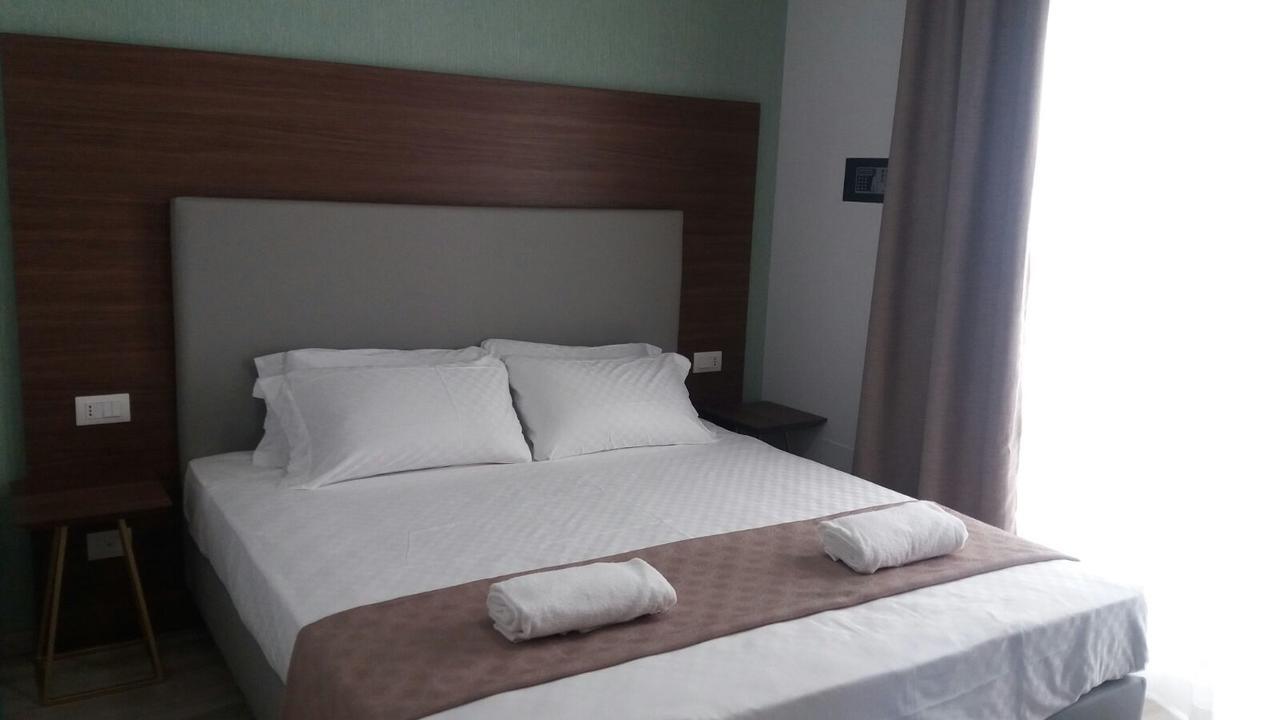 Hotel 8room 4*