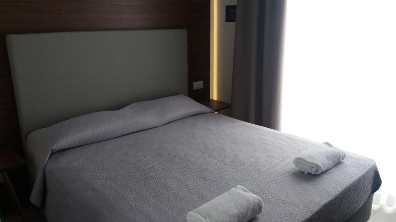 Hotel 8room