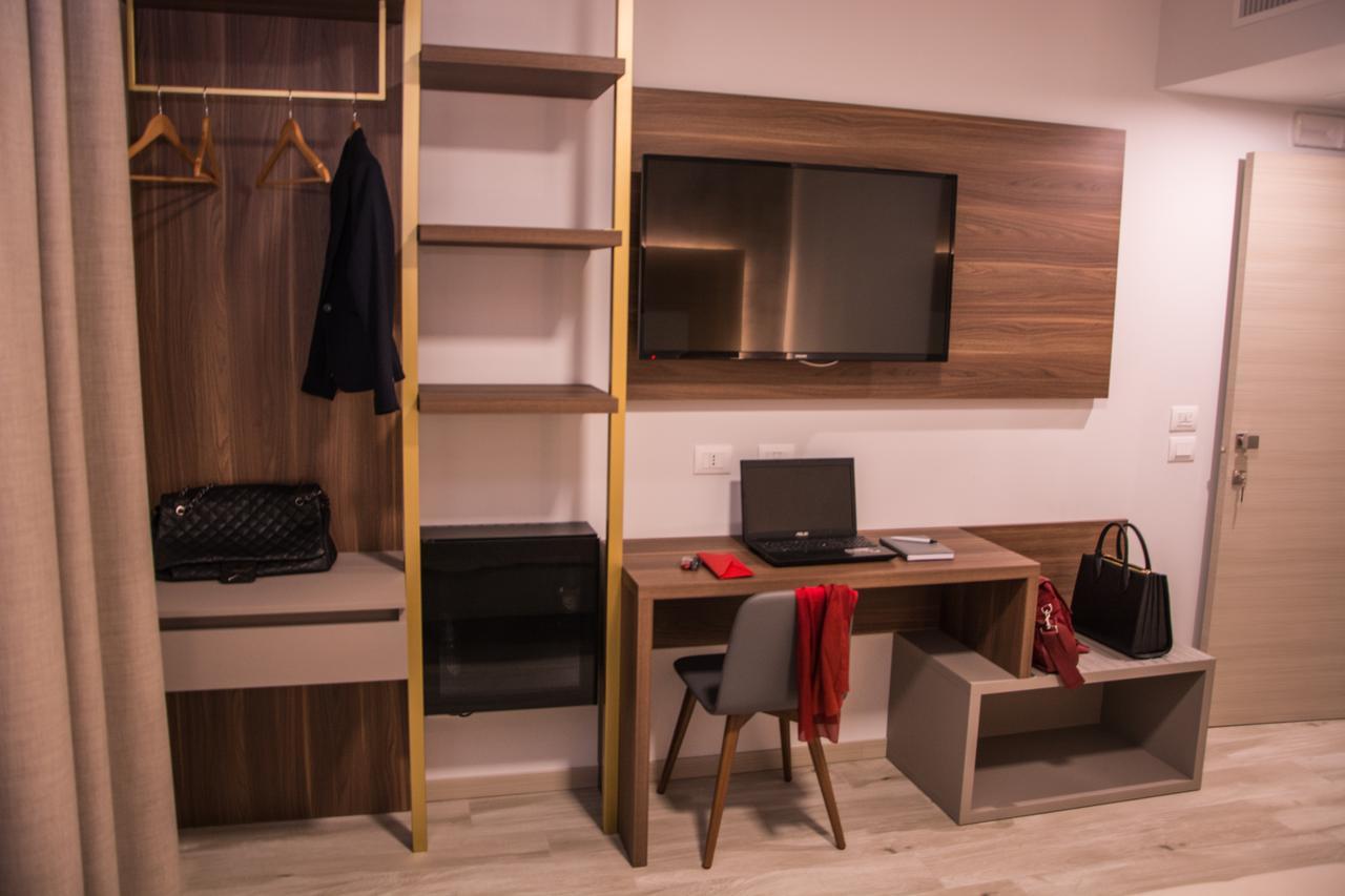 Hotel 8room