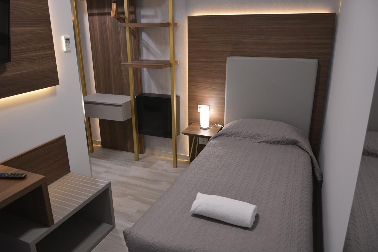8room Catane