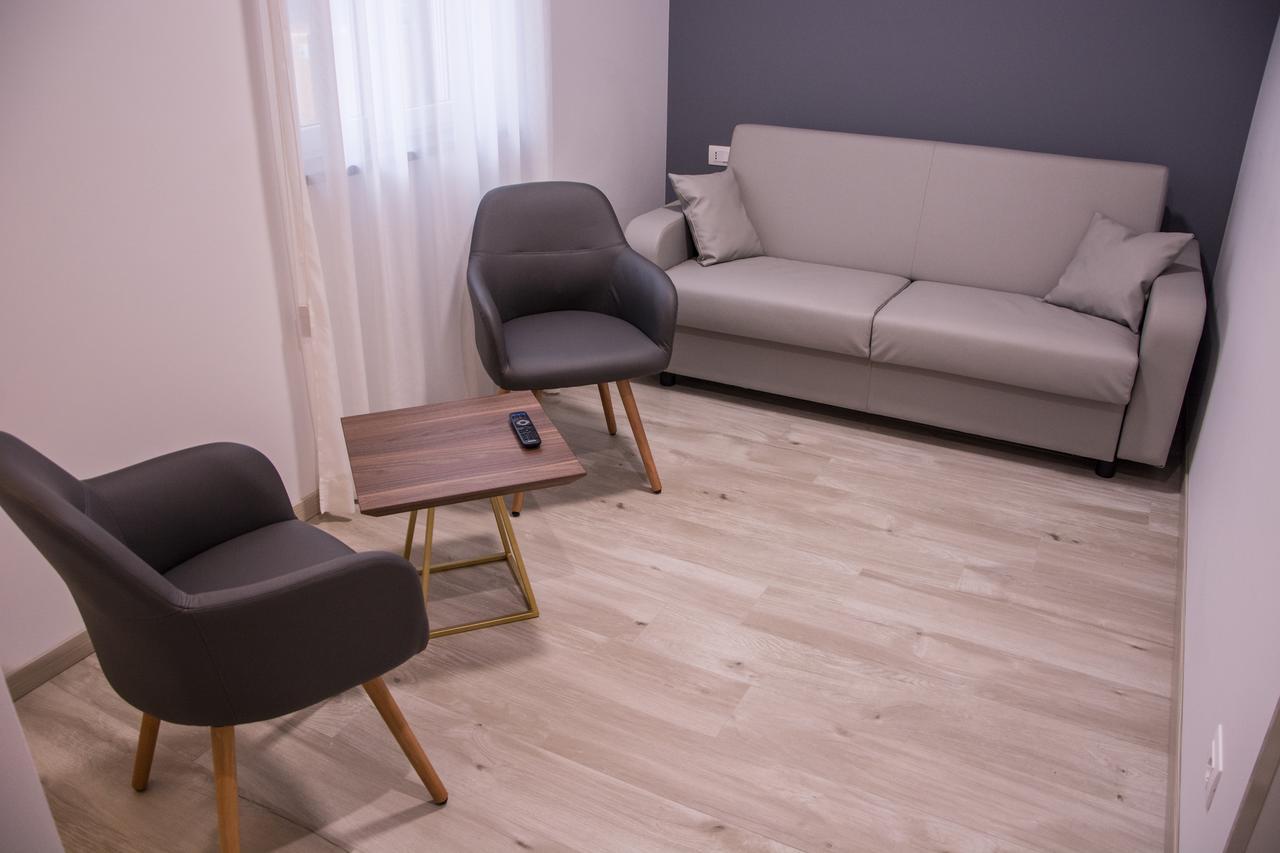 8room Catania