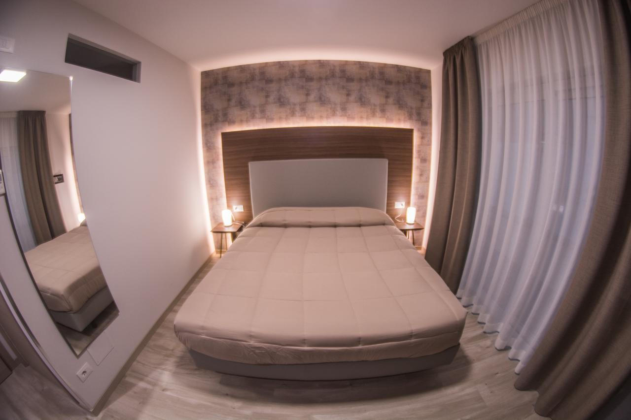 8room 4* Catania