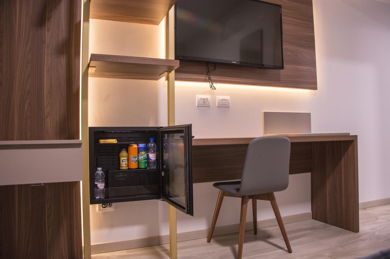 8room 4* Catania