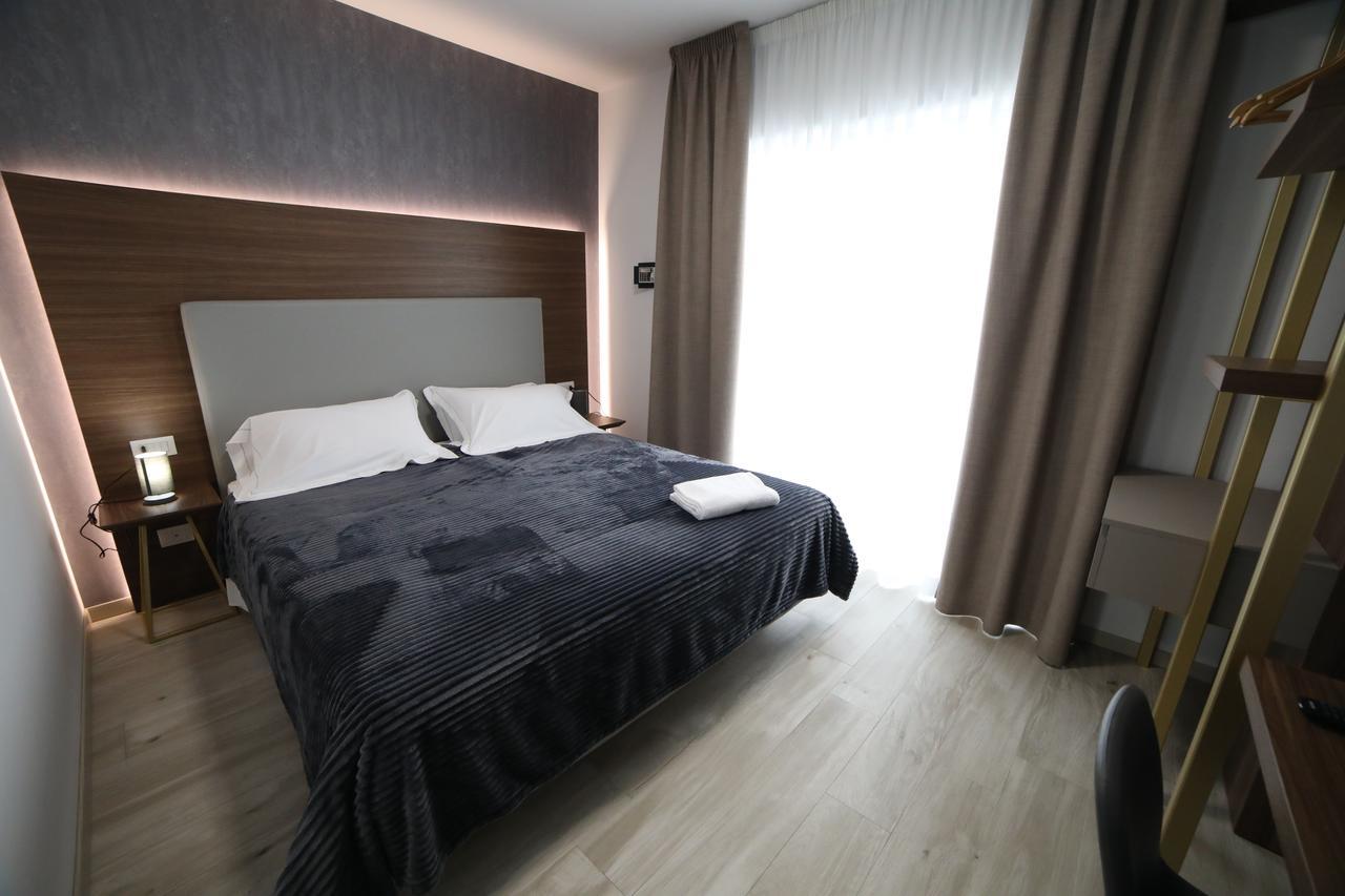 8room Catane