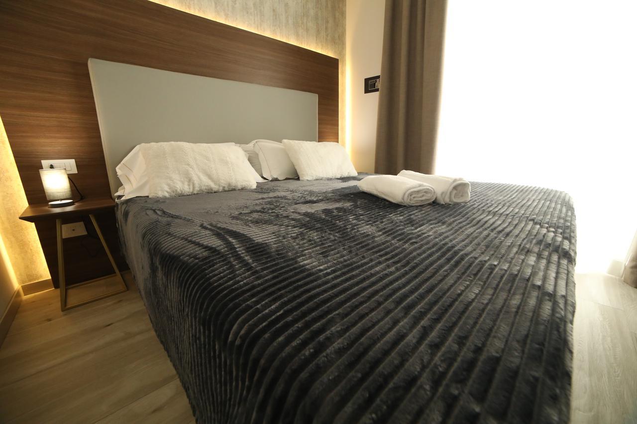 8room Catane