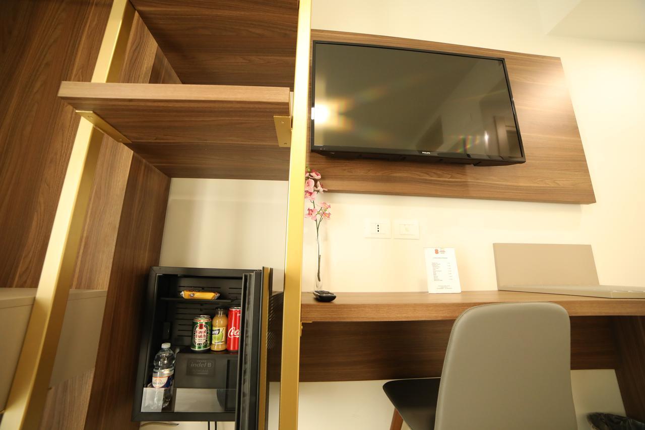 8room 4*