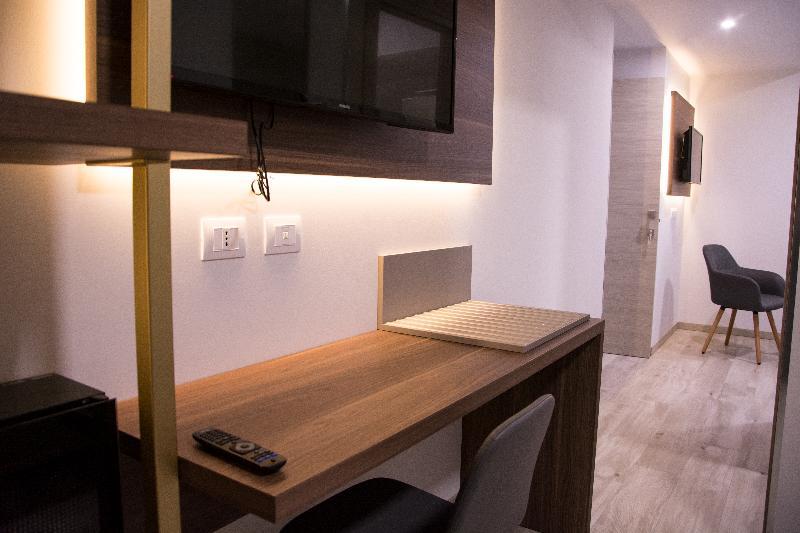 8room 4* Catania