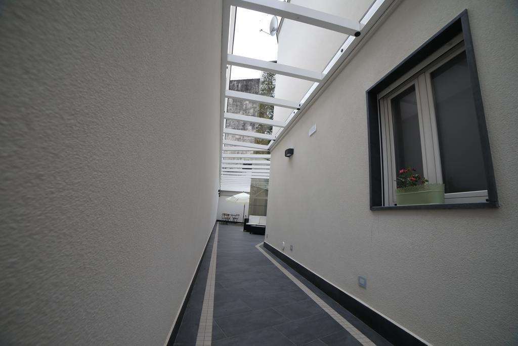 8room